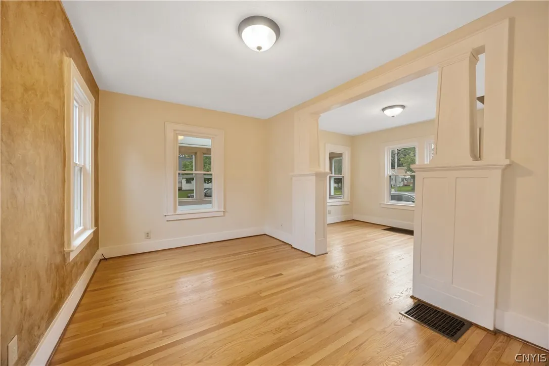 207 Garden City Drive, Salina, New York 13211, Salina, New York 13211, 3 Bedroom Bedrooms, 8 Room Rooms,1 BathroomBathrooms,Residential,For Sale,207 Garden City Drive, Salina, New York 13211,0,S1719358