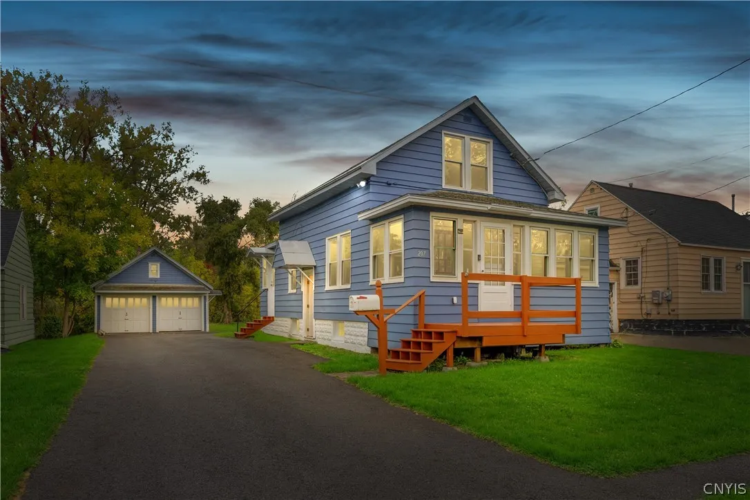 207 Garden City Drive, Salina, New York 13211, Salina, New York 13211, 3 Bedroom Bedrooms, 8 Room Rooms,1 BathroomBathrooms,Residential,For Sale,207 Garden City Drive, Salina, New York 13211,0,S1719358