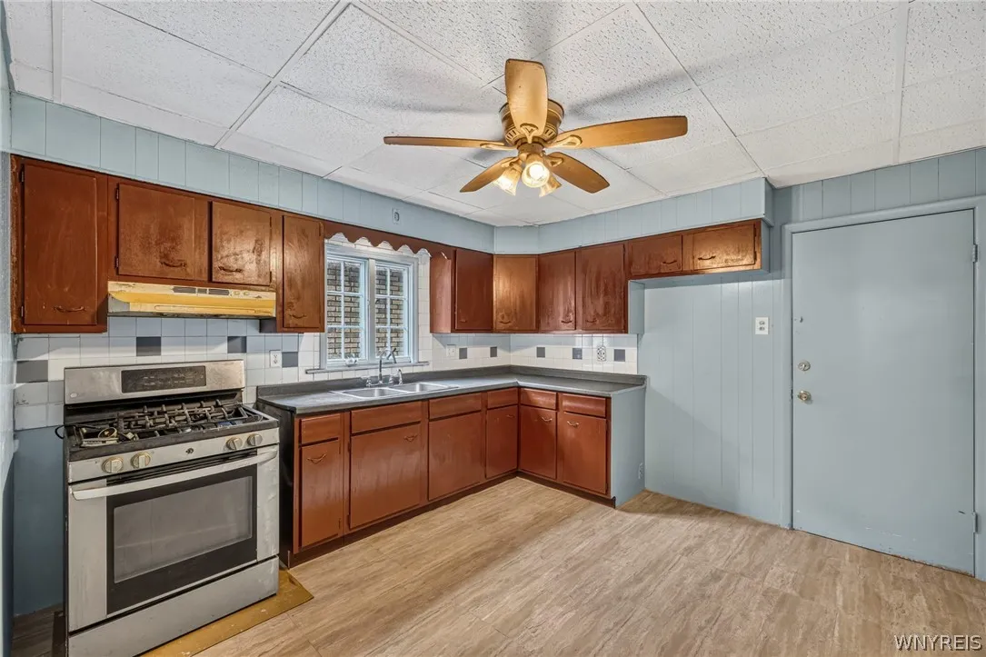 333 Vermont Street, Buffalo, New York 14213, Buffalo, New York 14213, 6 Bedroom Bedrooms, ,2 BathroomBathrooms,Residential,For Sale,333 Vermont Street, Buffalo, New York 14213,0,B1719353