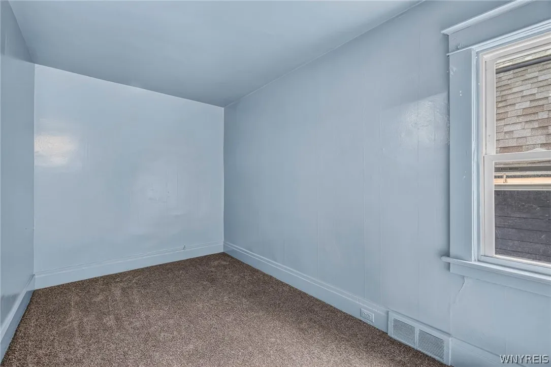 333 Vermont Street, Buffalo, New York 14213, Buffalo, New York 14213, 6 Bedroom Bedrooms, ,2 BathroomBathrooms,Residential,For Sale,333 Vermont Street, Buffalo, New York 14213,0,B1719353