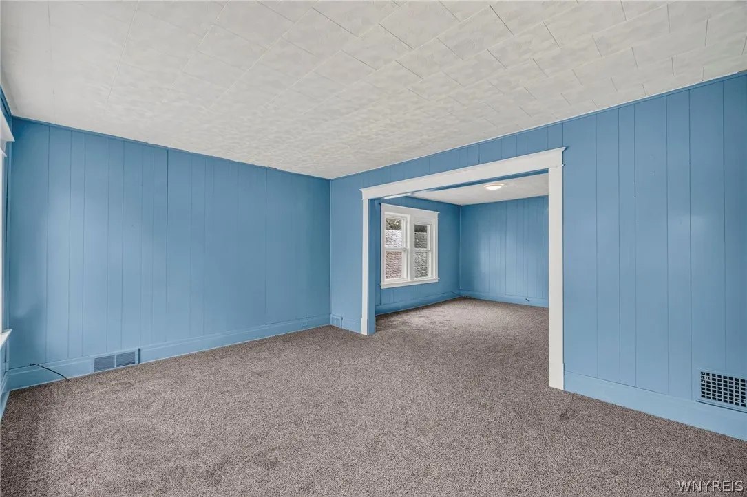 333 Vermont Street, Buffalo, New York 14213, Buffalo, New York 14213, 6 Bedroom Bedrooms, ,2 BathroomBathrooms,Residential,For Sale,333 Vermont Street, Buffalo, New York 14213,0,B1719353