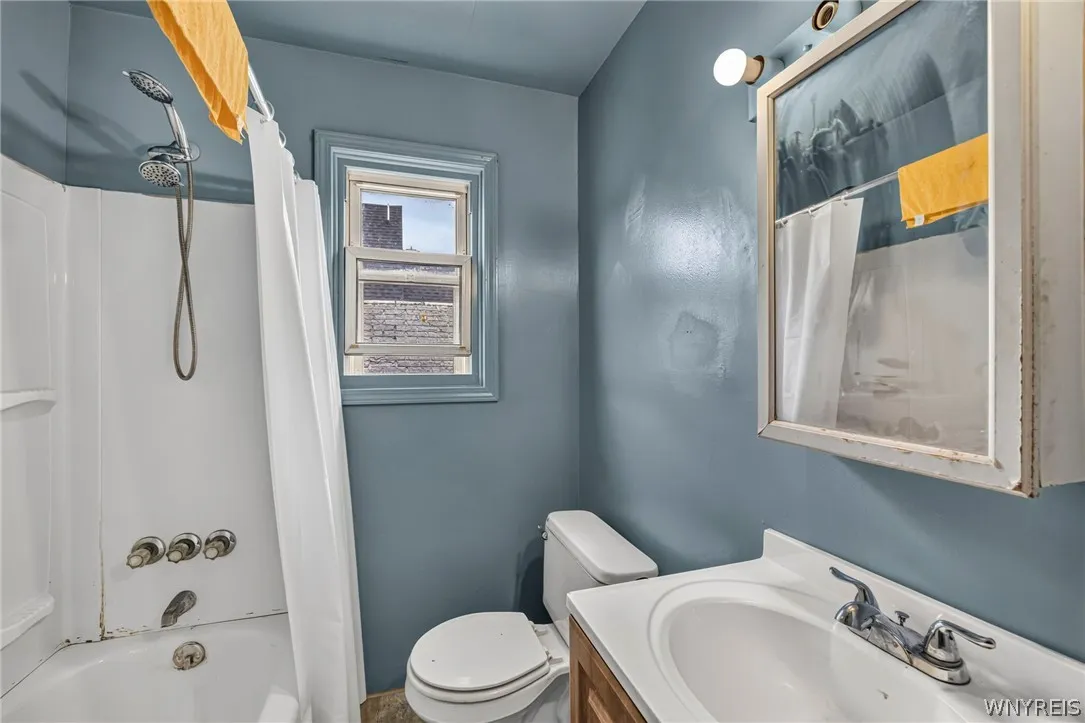 333 Vermont Street, Buffalo, New York 14213, Buffalo, New York 14213, 6 Bedroom Bedrooms, ,2 BathroomBathrooms,Residential,For Sale,333 Vermont Street, Buffalo, New York 14213,0,B1719353