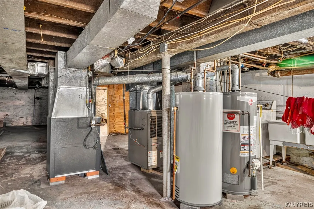 333 Vermont Street, Buffalo, New York 14213, Buffalo, New York 14213, 6 Bedroom Bedrooms, ,2 BathroomBathrooms,Residential,For Sale,333 Vermont Street, Buffalo, New York 14213,0,B1719353