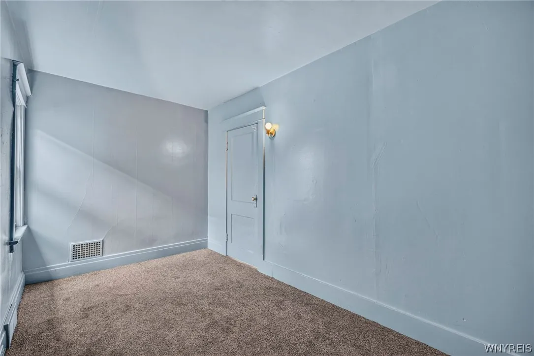 333 Vermont Street, Buffalo, New York 14213, Buffalo, New York 14213, 6 Bedroom Bedrooms, ,2 BathroomBathrooms,Residential,For Sale,333 Vermont Street, Buffalo, New York 14213,0,B1719353