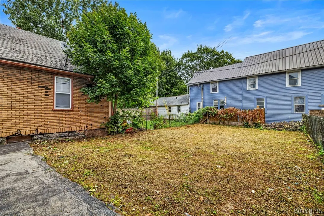 333 Vermont Street, Buffalo, New York 14213, Buffalo, New York 14213, 6 Bedroom Bedrooms, ,2 BathroomBathrooms,Residential,For Sale,333 Vermont Street, Buffalo, New York 14213,0,B1719353