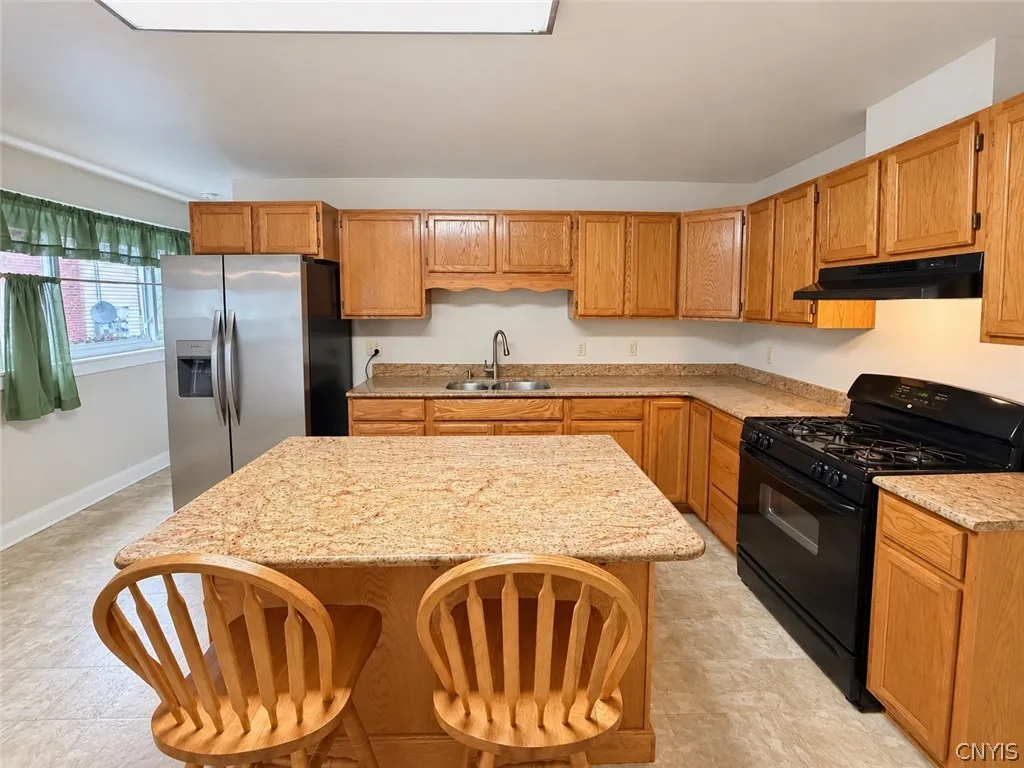 107 Ross Place, Auburn, New York 13021, Auburn, New York 13021, 2 Bedroom Bedrooms, 6 Room Rooms,1 BathroomBathrooms,Residential Lease,For Rent,107 Ross Place, Auburn, New York 13021,0,S1719212