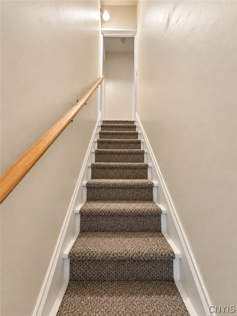 107 Ross Place, Auburn, New York 13021, Auburn, New York 13021, 2 Bedroom Bedrooms, 6 Room Rooms,1 BathroomBathrooms,Residential Lease,For Rent,107 Ross Place, Auburn, New York 13021,0,S1719212