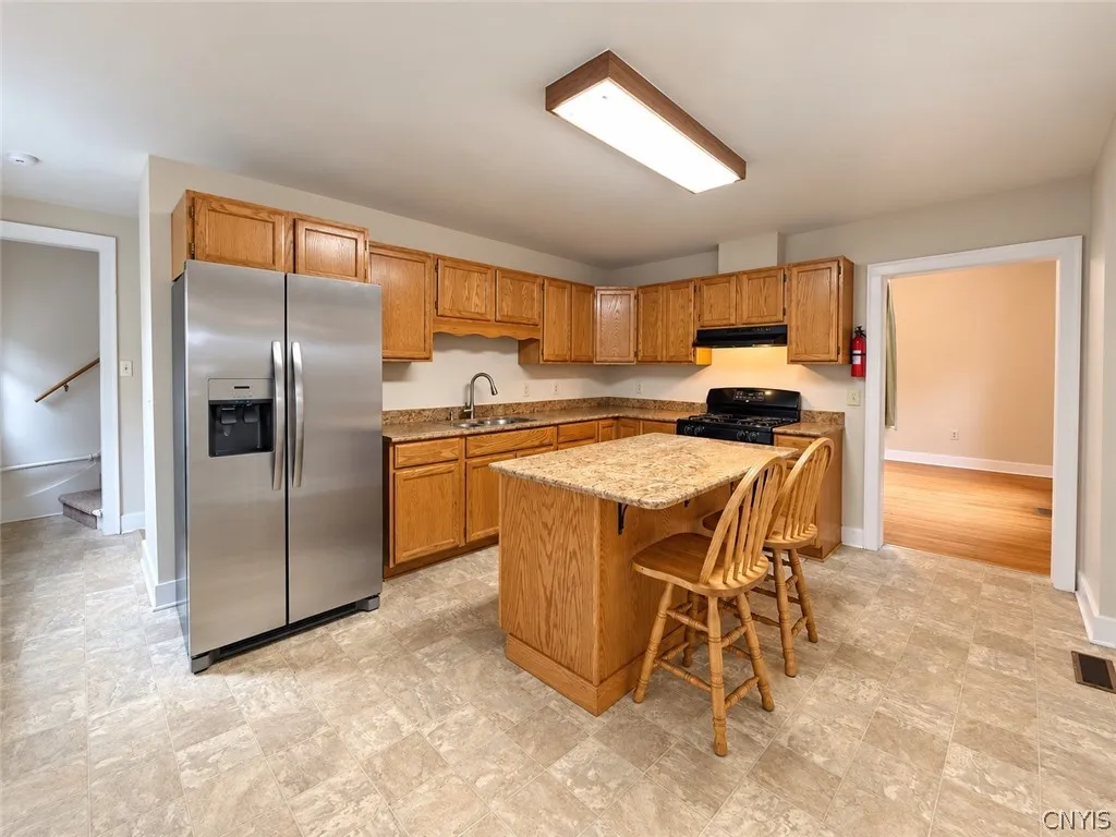 107 Ross Place, Auburn, New York 13021, Auburn, New York 13021, 2 Bedroom Bedrooms, 6 Room Rooms,1 BathroomBathrooms,Residential Lease,For Rent,107 Ross Place, Auburn, New York 13021,0,S1719212