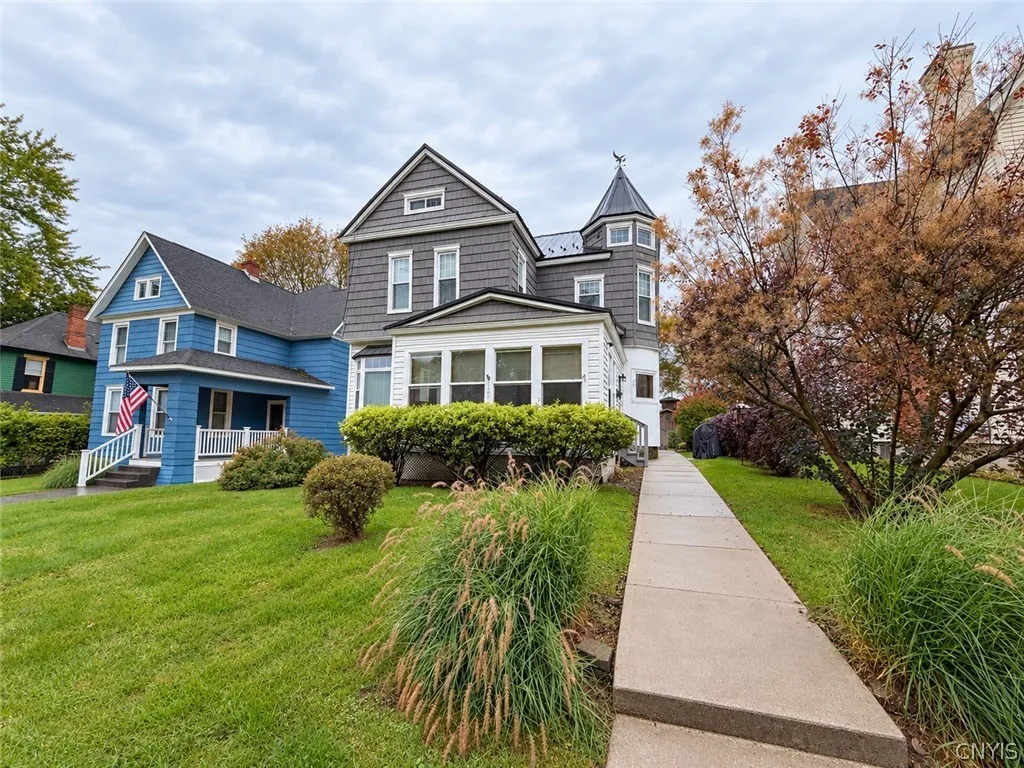 107 Ross Place, Auburn, New York 13021, Auburn, New York 13021, 2 Bedroom Bedrooms, 6 Room Rooms,1 BathroomBathrooms,Residential Lease,For Rent,107 Ross Place, Auburn, New York 13021,0,S1719212