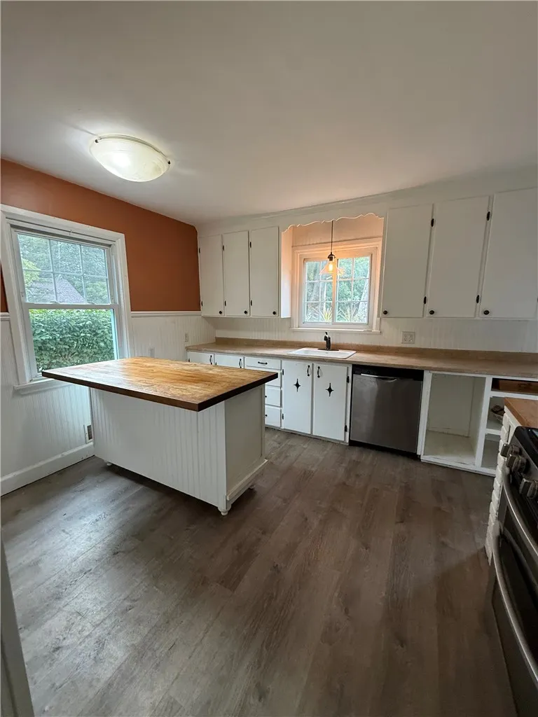 148 Tamarack Drive, Irondequoit, New York 14622, Irondequoit, New York 14622, 3 Bedroom Bedrooms, 7 Room Rooms,2 BathroomBathrooms,Residential,For Sale,148 Tamarack Drive, Irondequoit, New York 14622,0,R1719228