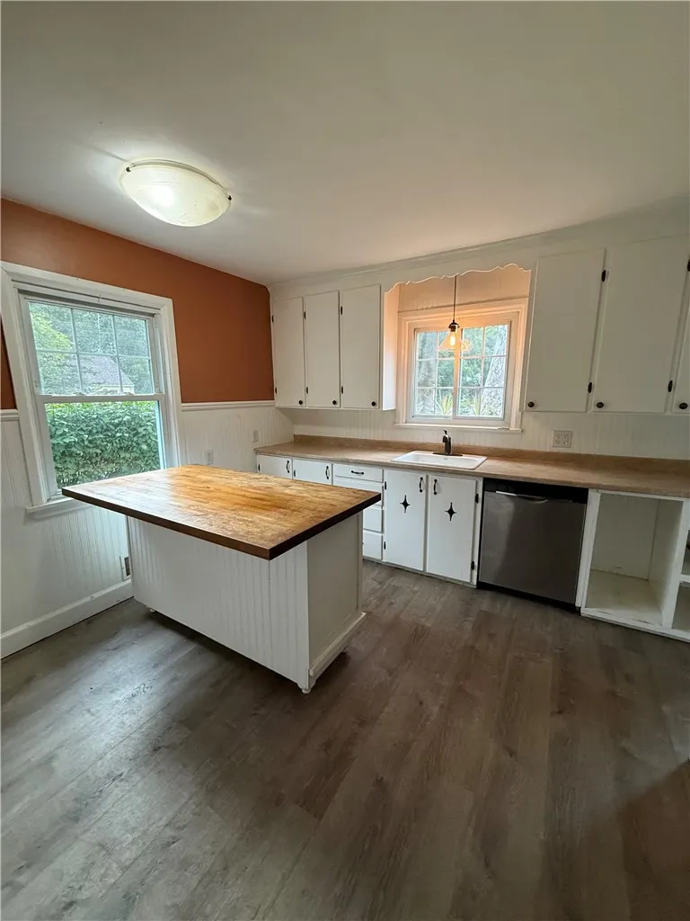 148 Tamarack Drive, Irondequoit, New York 14622, Irondequoit, New York 14622, 3 Bedroom Bedrooms, 7 Room Rooms,2 BathroomBathrooms,Residential,For Sale,148 Tamarack Drive, Irondequoit, New York 14622,0,R1719228