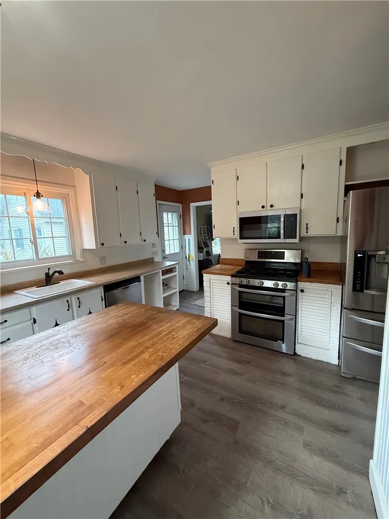 148 Tamarack Drive, Irondequoit, New York 14622, Irondequoit, New York 14622, 3 Bedroom Bedrooms, 7 Room Rooms,2 BathroomBathrooms,Residential,For Sale,148 Tamarack Drive, Irondequoit, New York 14622,0,R1719228