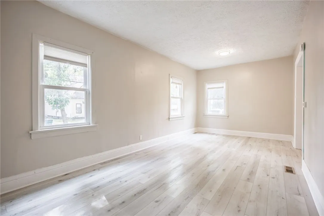 202 Pennsylvania Avenue, Rochester, New York 14609, Rochester, New York 14609, 2 Bedroom Bedrooms, 7 Room Rooms,1 BathroomBathrooms,Residential,For Sale,202 Pennsylvania Avenue, Rochester, New York 14609,0,R1717152
