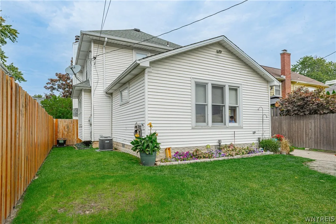 48 Morrow Avenue, Lockport City, New York 14094, Lockport City, New York 14094, 3 Bedroom Bedrooms, 10 Room Rooms,1 BathroomBathrooms,Residential,For Sale,48 Morrow Avenue, Lockport City, New York 14094,0,B1719251