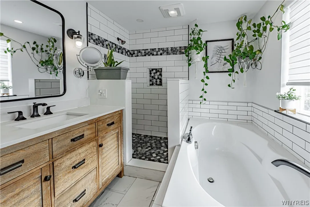 48 Morrow Avenue, Lockport City, New York 14094, Lockport City, New York 14094, 3 Bedroom Bedrooms, 10 Room Rooms,1 BathroomBathrooms,Residential,For Sale,48 Morrow Avenue, Lockport City, New York 14094,0,B1719251