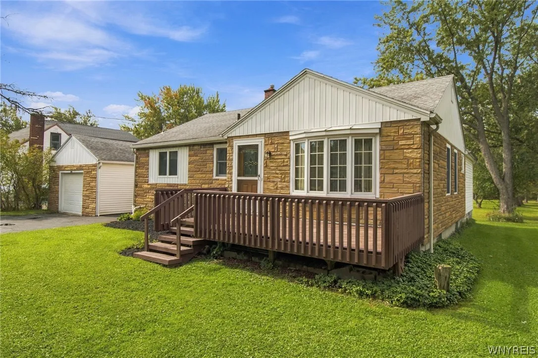 3162 Bieler Road, Orchard Park, New York 14127, Orchard Park, New York 14127, 2 Bedroom Bedrooms, 6 Room Rooms,2 BathroomBathrooms,Residential,For Sale,3162 Bieler Road, Orchard Park, New York 14127,0,B1719025