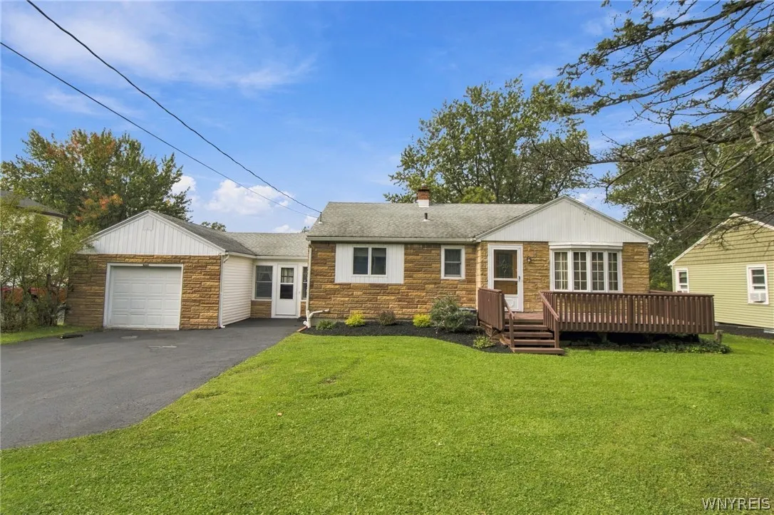 3162 Bieler Road, Orchard Park, New York 14127, Orchard Park, New York 14127, 2 Bedroom Bedrooms, 6 Room Rooms,2 BathroomBathrooms,Residential,For Sale,3162 Bieler Road, Orchard Park, New York 14127,0,B1719025