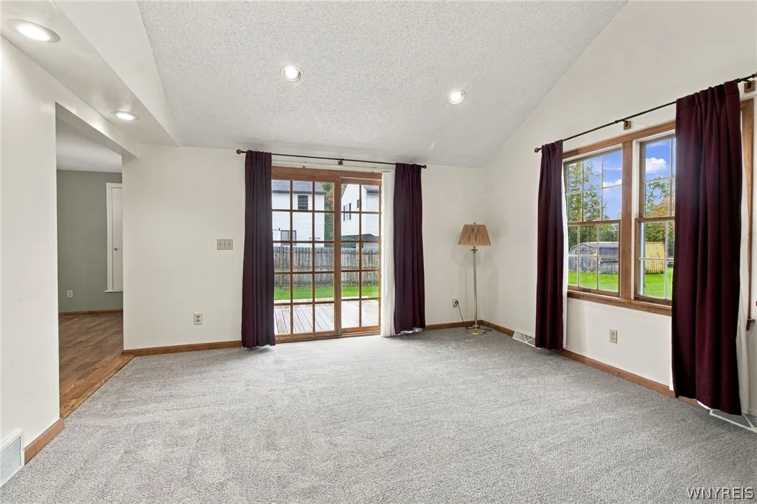 3162 Bieler Road, Orchard Park, New York 14127, Orchard Park, New York 14127, 2 Bedroom Bedrooms, 6 Room Rooms,2 BathroomBathrooms,Residential,For Sale,3162 Bieler Road, Orchard Park, New York 14127,0,B1719025