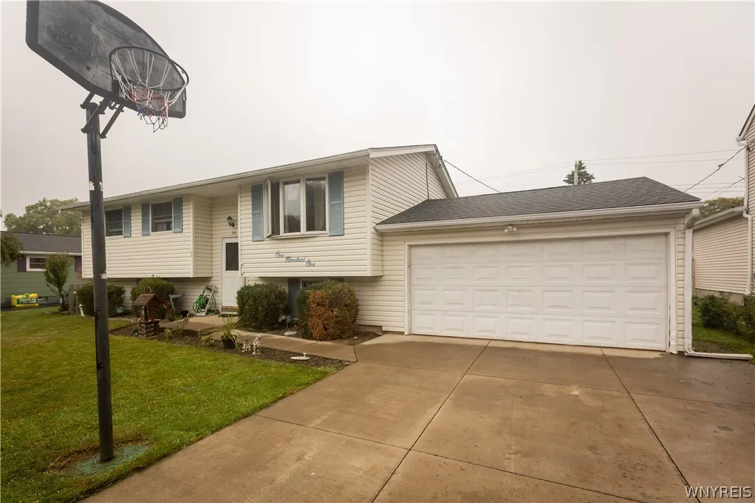 101 Phyllis Drive, West Seneca, New York 14224, West Seneca, New York 14224, 3 Bedroom Bedrooms, 6 Room Rooms,1 BathroomBathrooms,Residential,For Sale,101 Phyllis Drive, West Seneca, New York 14224,0,B1719359