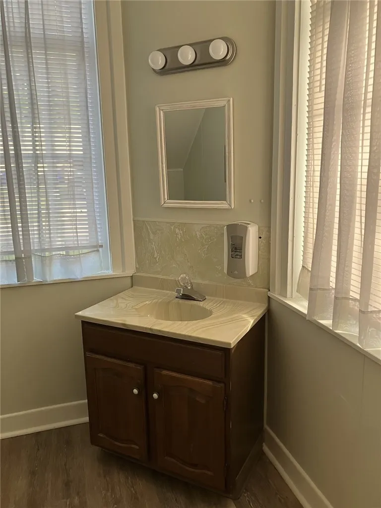 1st Floot Half Bath