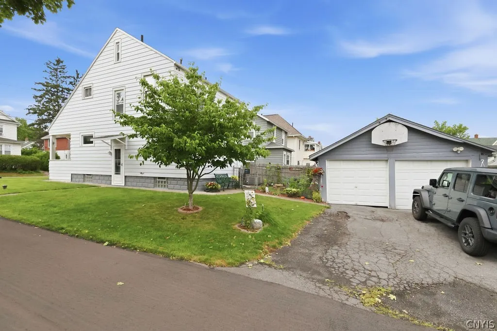 300 Malverne Drive, Syracuse, New York 13208, Syracuse, New York 13208, 3 Bedroom Bedrooms, 8 Room Rooms,1 BathroomBathrooms,Residential,For Sale,300 Malverne Drive, Syracuse, New York 13208,0,S1719343