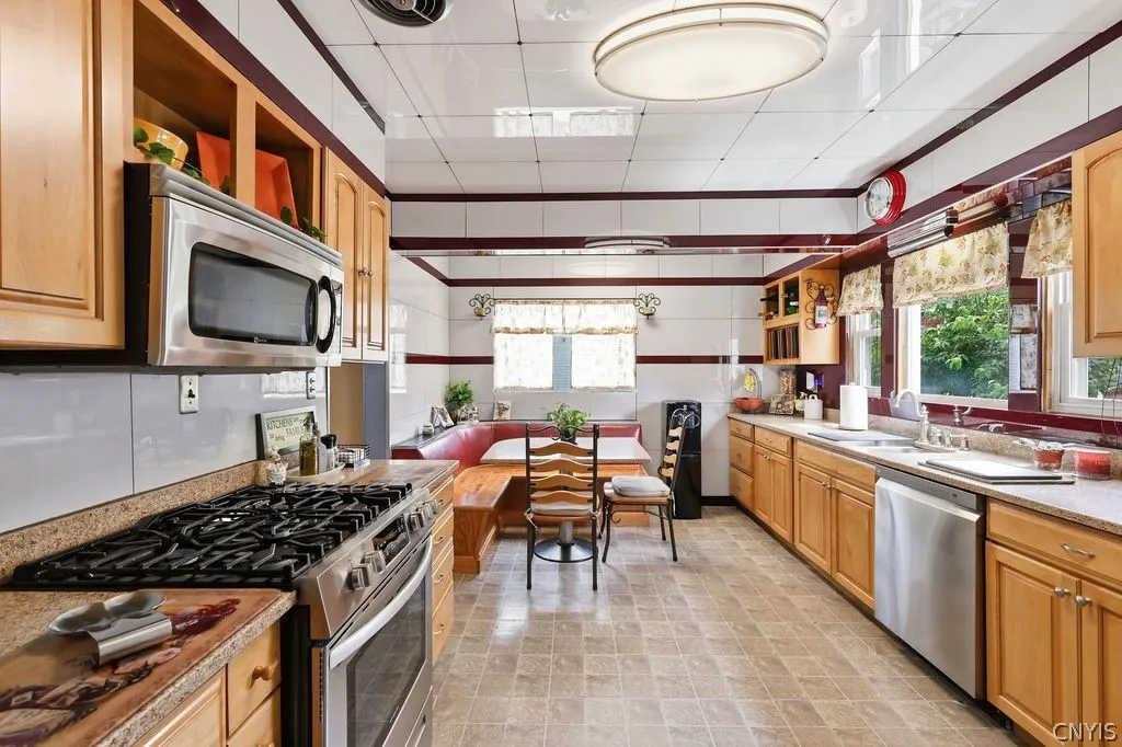 300 Malverne Drive, Syracuse, New York 13208, Syracuse, New York 13208, 3 Bedroom Bedrooms, 8 Room Rooms,1 BathroomBathrooms,Residential,For Sale,300 Malverne Drive, Syracuse, New York 13208,0,S1719343