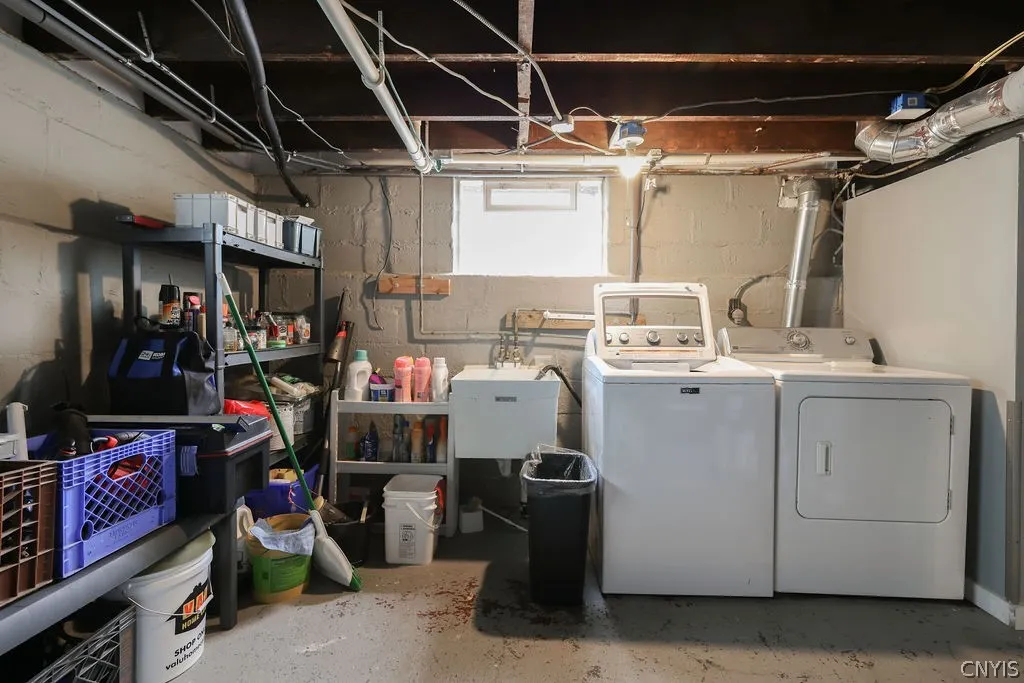 300 Malverne Drive, Syracuse, New York 13208, Syracuse, New York 13208, 3 Bedroom Bedrooms, 8 Room Rooms,1 BathroomBathrooms,Residential,For Sale,300 Malverne Drive, Syracuse, New York 13208,0,S1719343