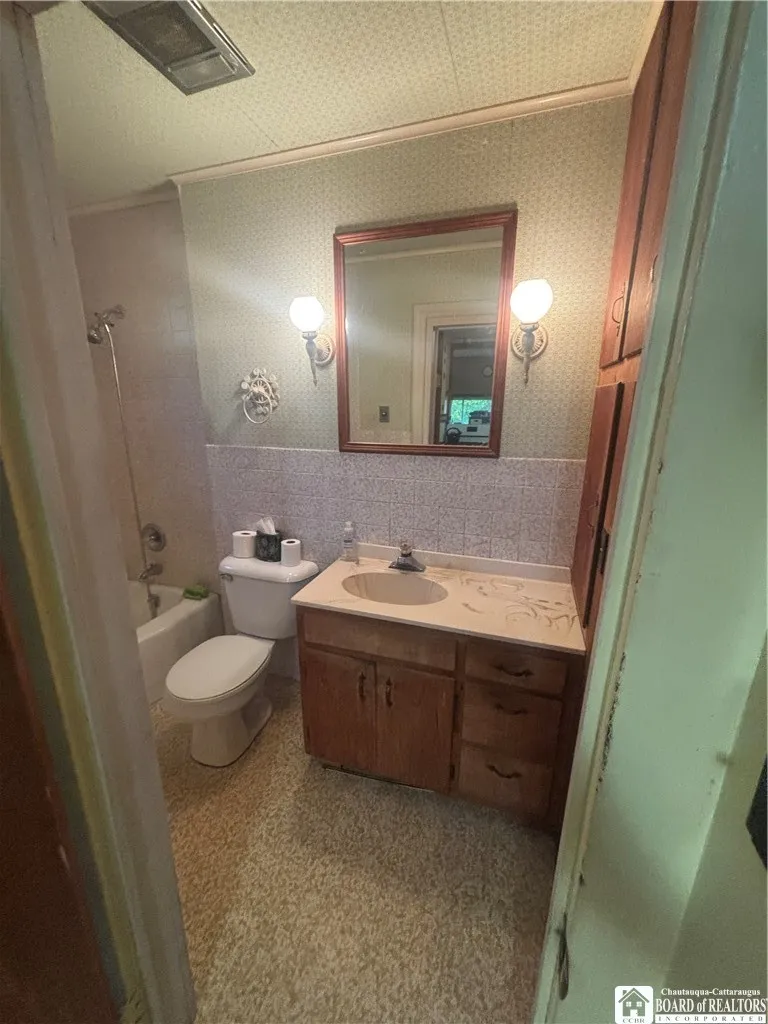 54 Greenwich Street, Amity, New York 14813, Amity, New York 14813, 4 Bedroom Bedrooms, 9 Room Rooms,2 BathroomBathrooms,Residential,For Sale,54 Greenwich Street, Amity, New York 14813,0,R1719264