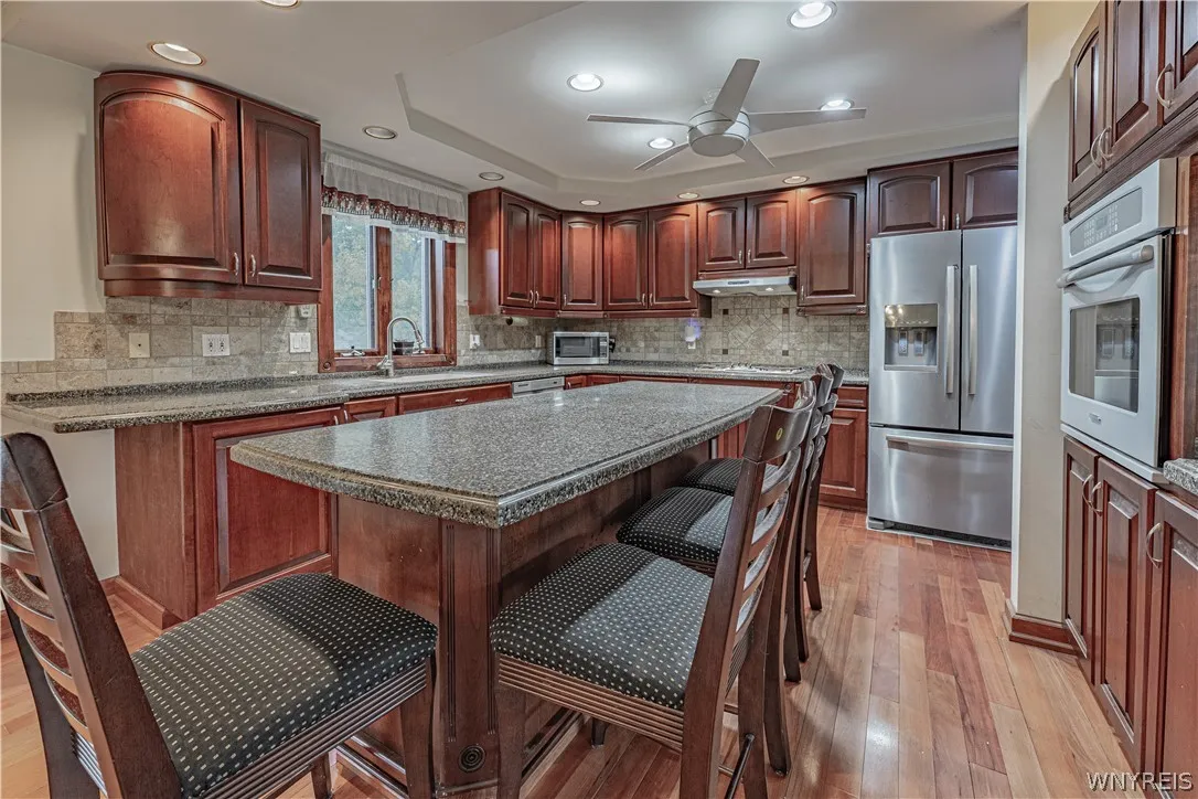 5507 Oakwood Drive, Pendleton, New York 14120, Pendleton, New York 14120, 4 Bedroom Bedrooms, 11 Room Rooms,3 BathroomBathrooms,Residential,For Sale,5507 Oakwood Drive, Pendleton, New York 14120,0,B1715145