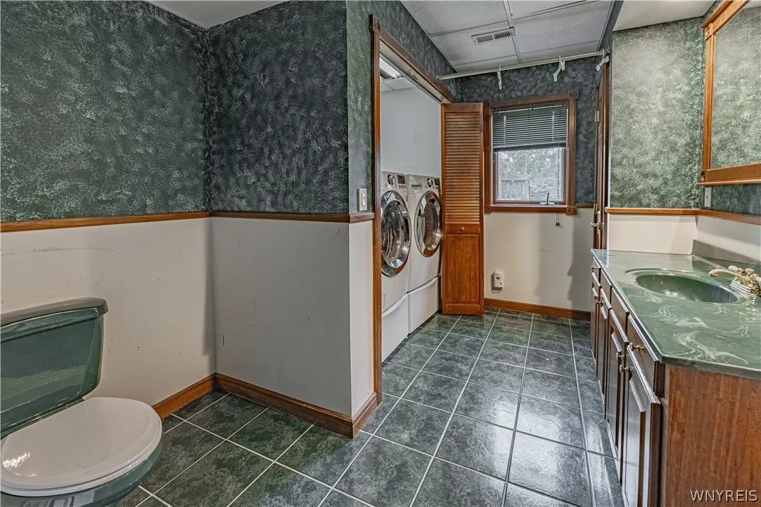 5507 Oakwood Drive, Pendleton, New York 14120, Pendleton, New York 14120, 4 Bedroom Bedrooms, 11 Room Rooms,3 BathroomBathrooms,Residential,For Sale,5507 Oakwood Drive, Pendleton, New York 14120,0,B1715145