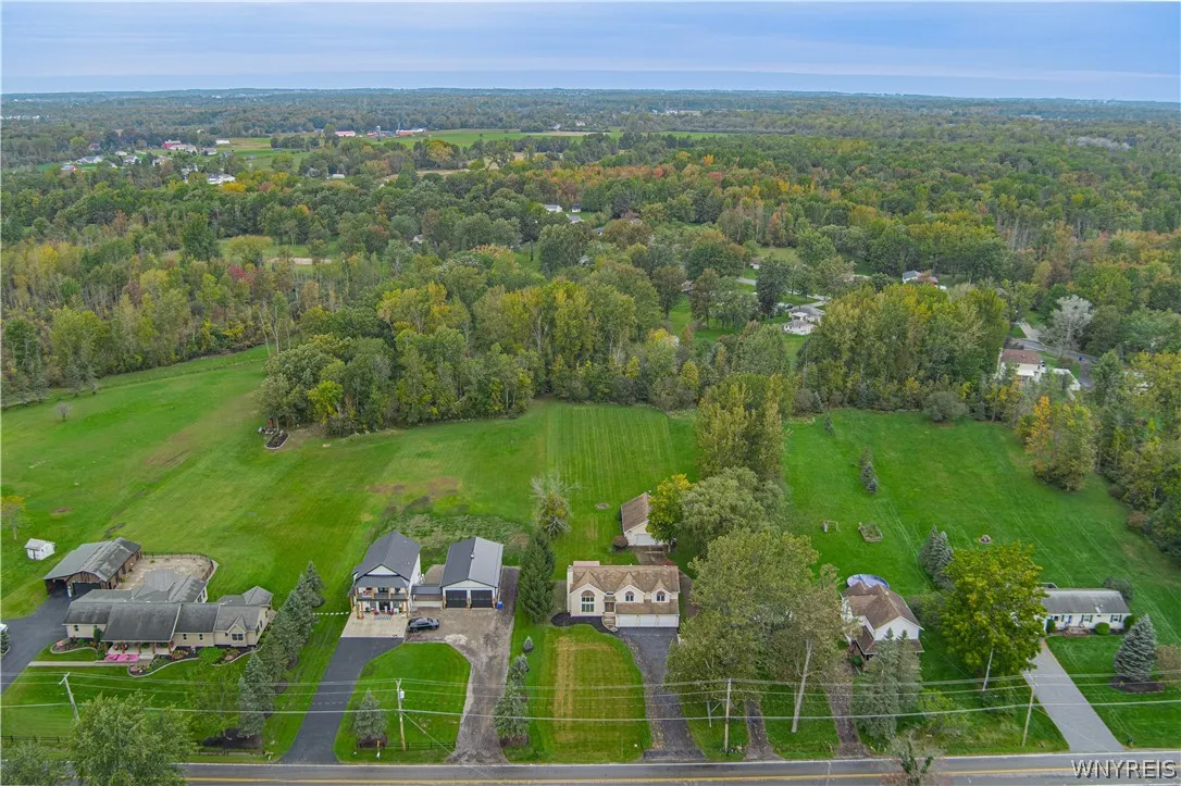 5507 Oakwood Drive, Pendleton, New York 14120, Pendleton, New York 14120, 4 Bedroom Bedrooms, 11 Room Rooms,3 BathroomBathrooms,Residential,For Sale,5507 Oakwood Drive, Pendleton, New York 14120,0,B1715145