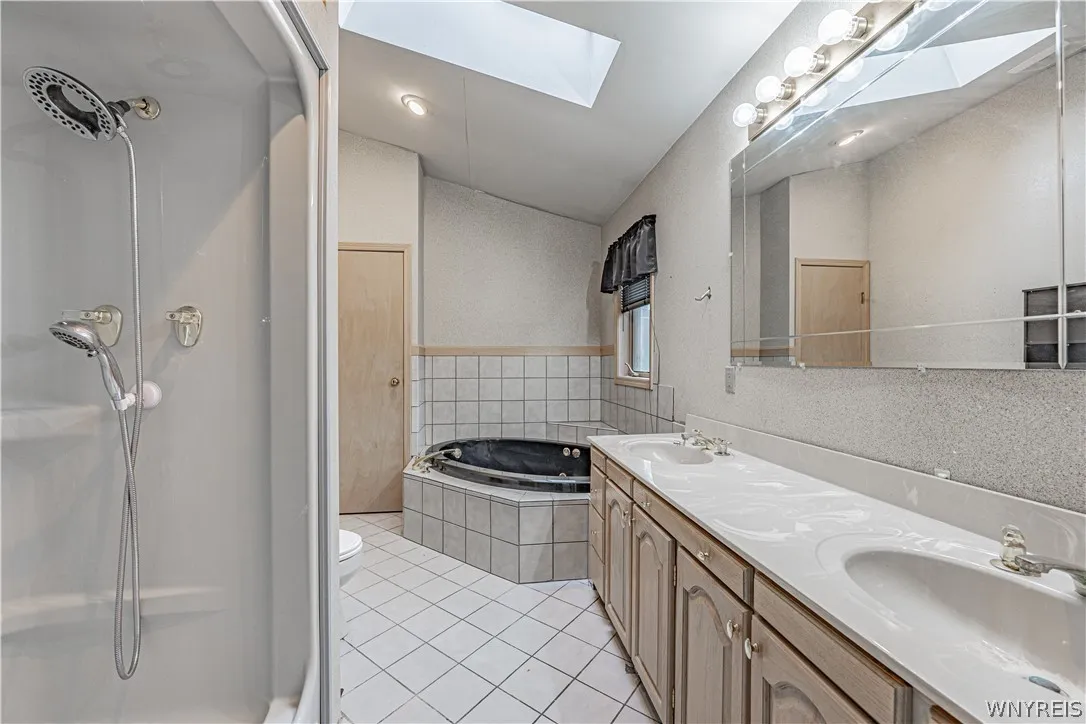 5507 Oakwood Drive, Pendleton, New York 14120, Pendleton, New York 14120, 4 Bedroom Bedrooms, 11 Room Rooms,3 BathroomBathrooms,Residential,For Sale,5507 Oakwood Drive, Pendleton, New York 14120,0,B1715145