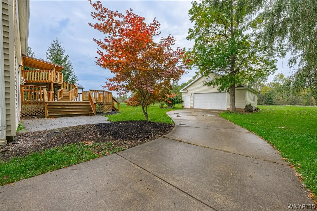 5507 Oakwood Drive, Pendleton, New York 14120, Pendleton, New York 14120, 4 Bedroom Bedrooms, 11 Room Rooms,3 BathroomBathrooms,Residential,For Sale,5507 Oakwood Drive, Pendleton, New York 14120,0,B1715145