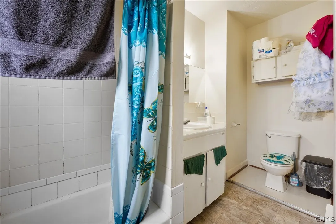 410 Seward Street, Syracuse, New York 13203, Syracuse, New York 13203, 5 Bedroom Bedrooms, ,2 BathroomBathrooms,Residential,For Sale,410 Seward Street, Syracuse, New York 13203,0,S1716976