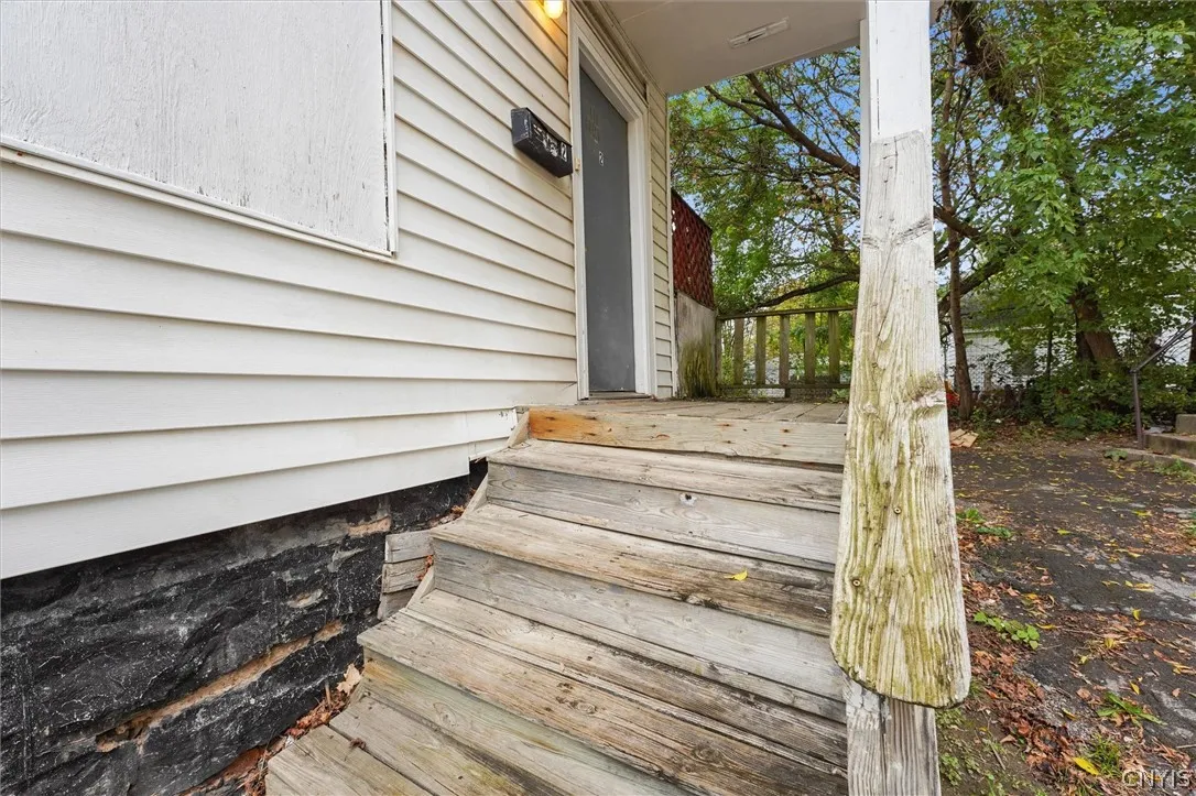 410 Seward Street, Syracuse, New York 13203, Syracuse, New York 13203, 5 Bedroom Bedrooms, ,2 BathroomBathrooms,Residential,For Sale,410 Seward Street, Syracuse, New York 13203,0,S1716976