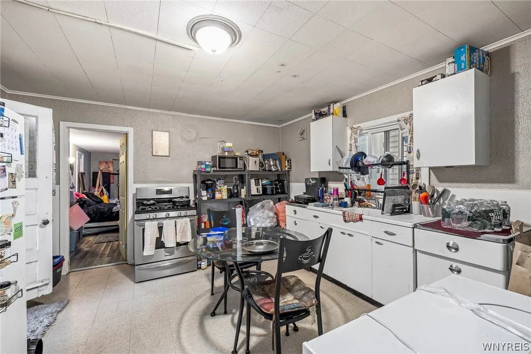 93 East Parade, Buffalo, New York 14211, Buffalo, New York 14211, 4 Bedroom Bedrooms, ,2 BathroomBathrooms,Residential,For Sale,93 East Parade, Buffalo, New York 14211,0,B1715515