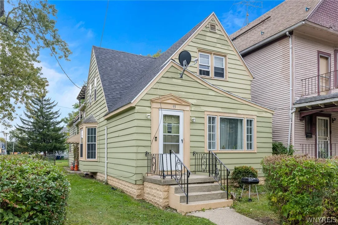 93 East Parade, Buffalo, New York 14211, Buffalo, New York 14211, 4 Bedroom Bedrooms, ,2 BathroomBathrooms,Residential,For Sale,93 East Parade, Buffalo, New York 14211,0,B1715515