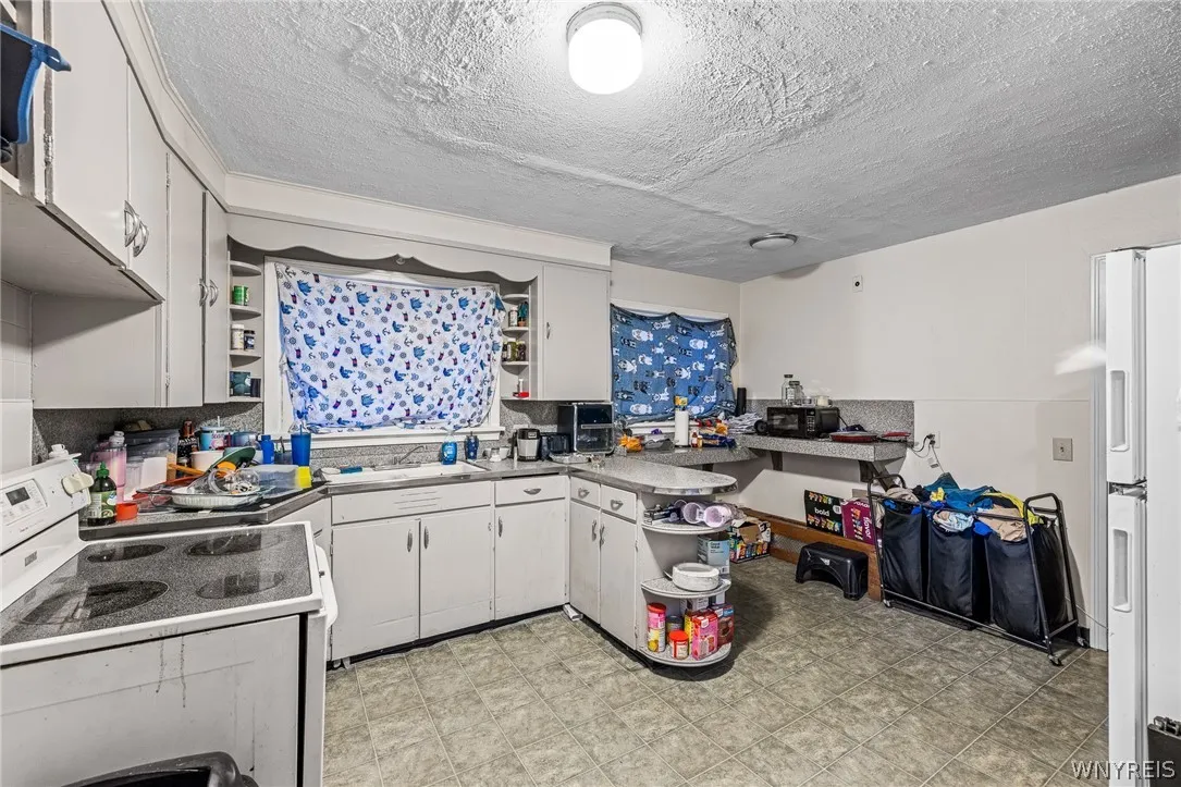 93 East Parade, Buffalo, New York 14211, Buffalo, New York 14211, 4 Bedroom Bedrooms, ,2 BathroomBathrooms,Residential,For Sale,93 East Parade, Buffalo, New York 14211,0,B1715515