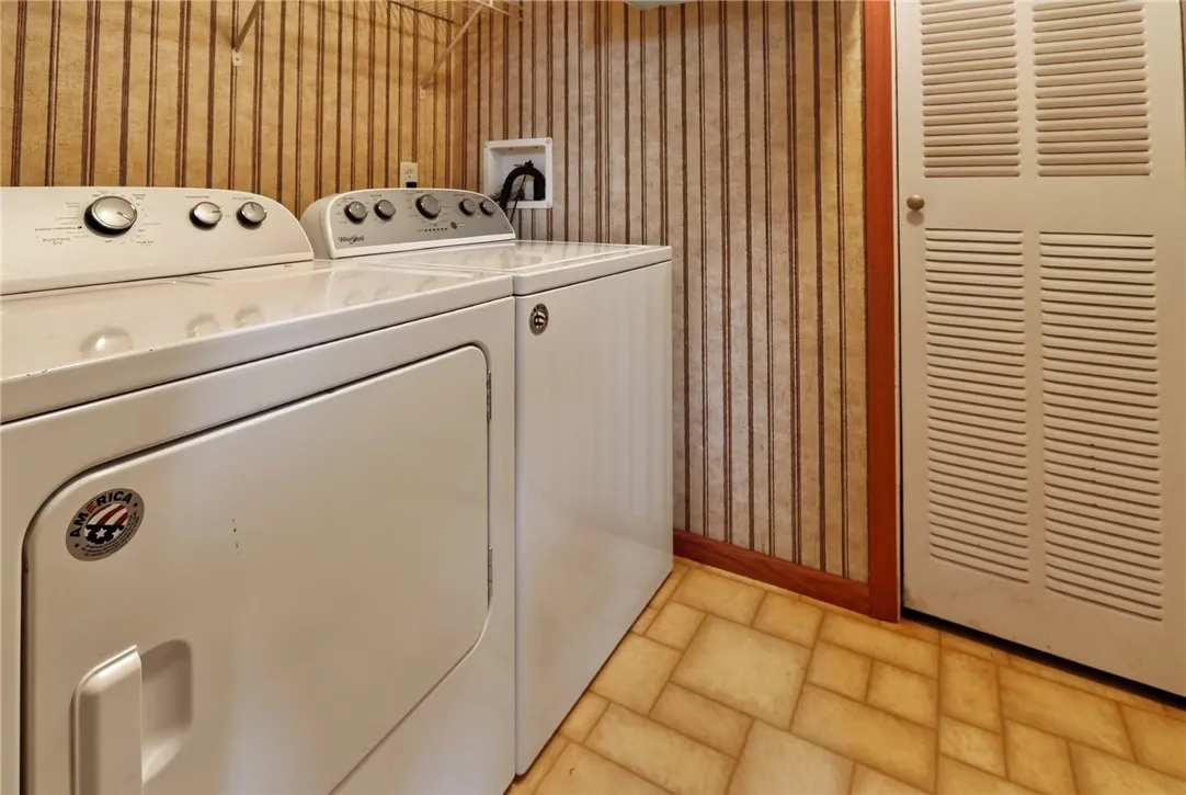 110 Montana Lane, Manchester, New York 14432, Manchester, New York 14432, 3 Bedroom Bedrooms, 6 Room Rooms,2 BathroomBathrooms,Residential,For Sale,110 Montana Lane, Manchester, New York 14432,0,R1710016