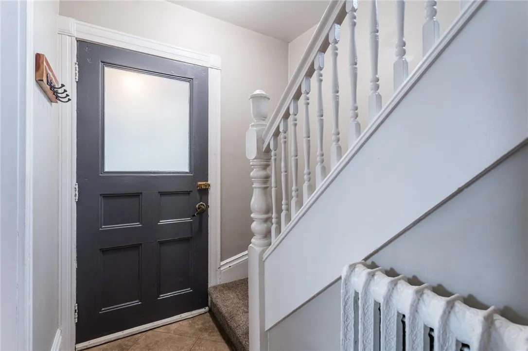 5 Rosedale Street, Rochester, New York 14620, Rochester, New York 14620, 3 Bedroom Bedrooms, 6 Room Rooms,1 BathroomBathrooms,Residential Lease,For Rent,5 Rosedale Street, Rochester, New York 14620,0,R1719387