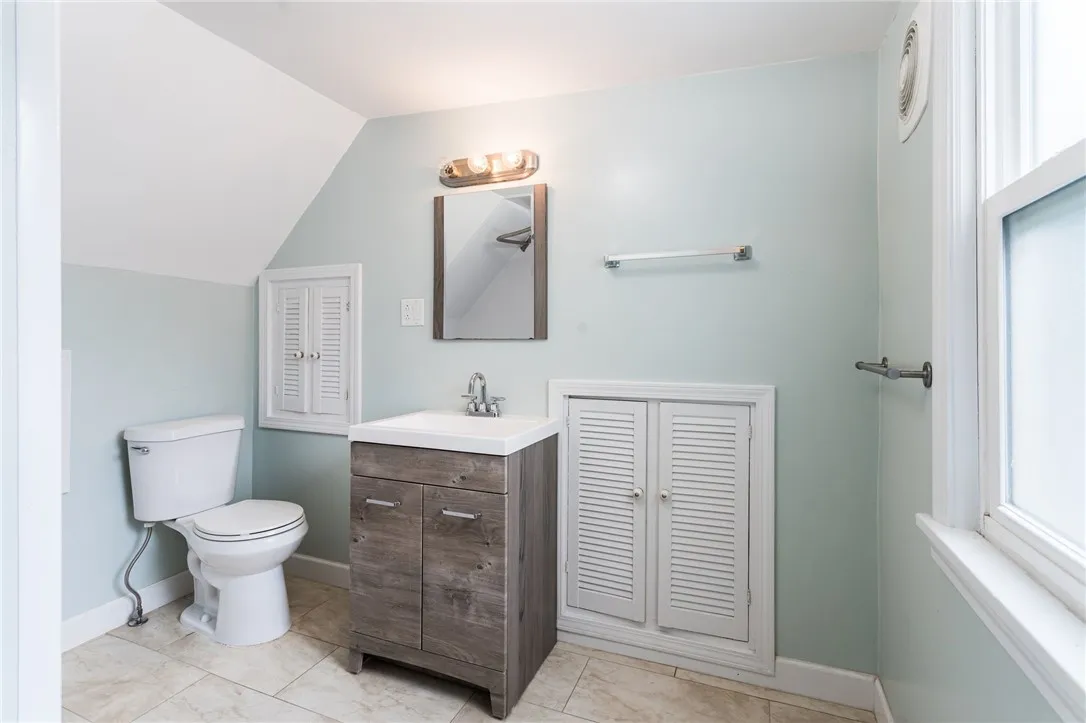 5 Rosedale Street, Rochester, New York 14620, Rochester, New York 14620, 3 Bedroom Bedrooms, 6 Room Rooms,1 BathroomBathrooms,Residential Lease,For Rent,5 Rosedale Street, Rochester, New York 14620,0,R1719387