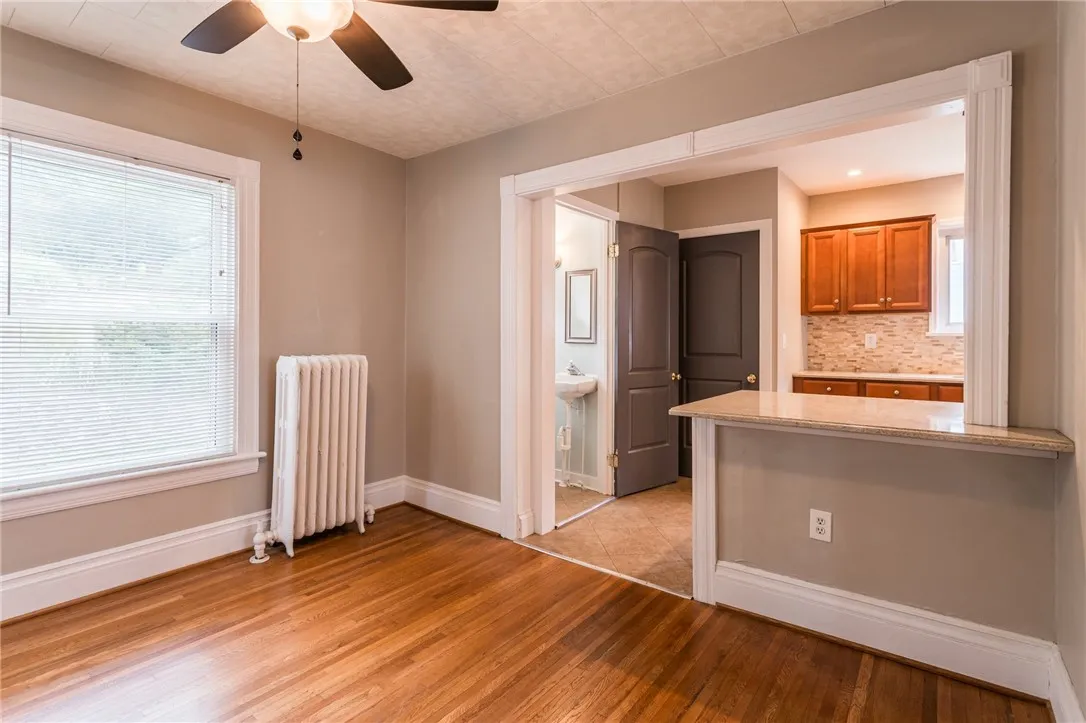 5 Rosedale Street, Rochester, New York 14620, Rochester, New York 14620, 3 Bedroom Bedrooms, 6 Room Rooms,1 BathroomBathrooms,Residential Lease,For Rent,5 Rosedale Street, Rochester, New York 14620,0,R1719387