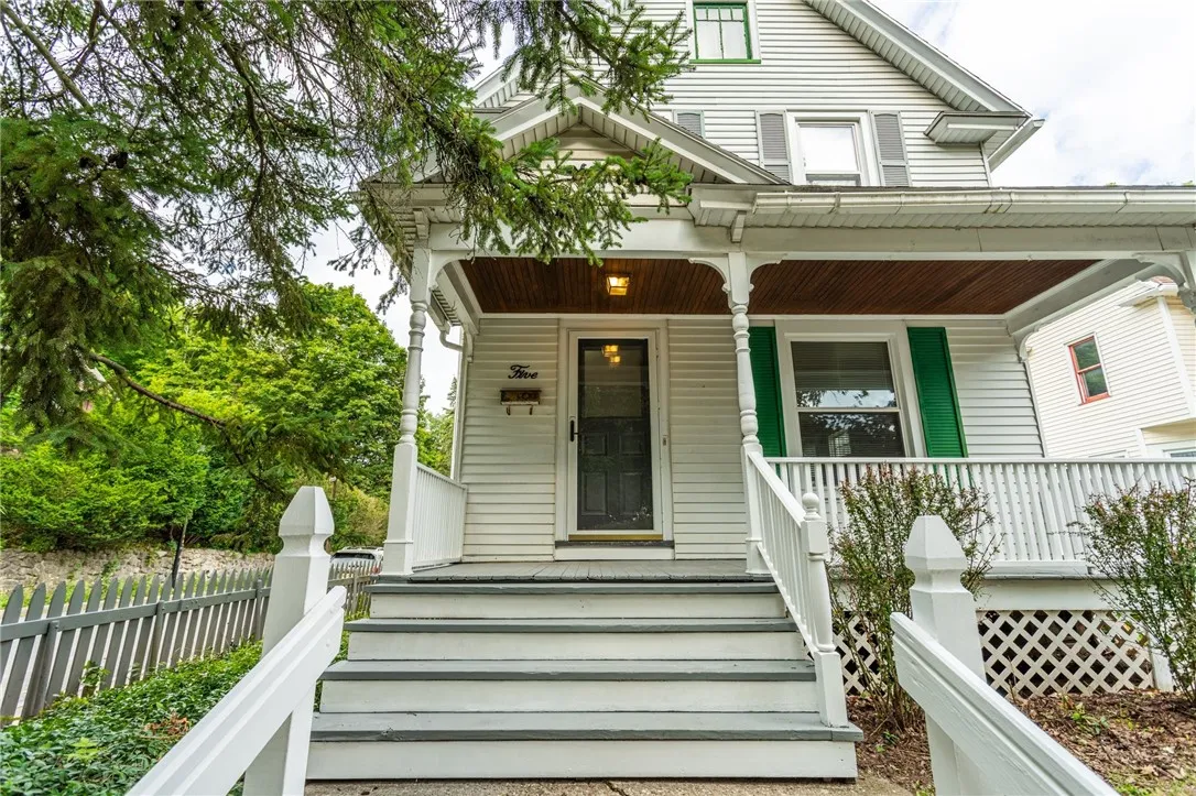 5 Rosedale Street, Rochester, New York 14620, Rochester, New York 14620, 3 Bedroom Bedrooms, 6 Room Rooms,1 BathroomBathrooms,Residential Lease,For Rent,5 Rosedale Street, Rochester, New York 14620,0,R1719387