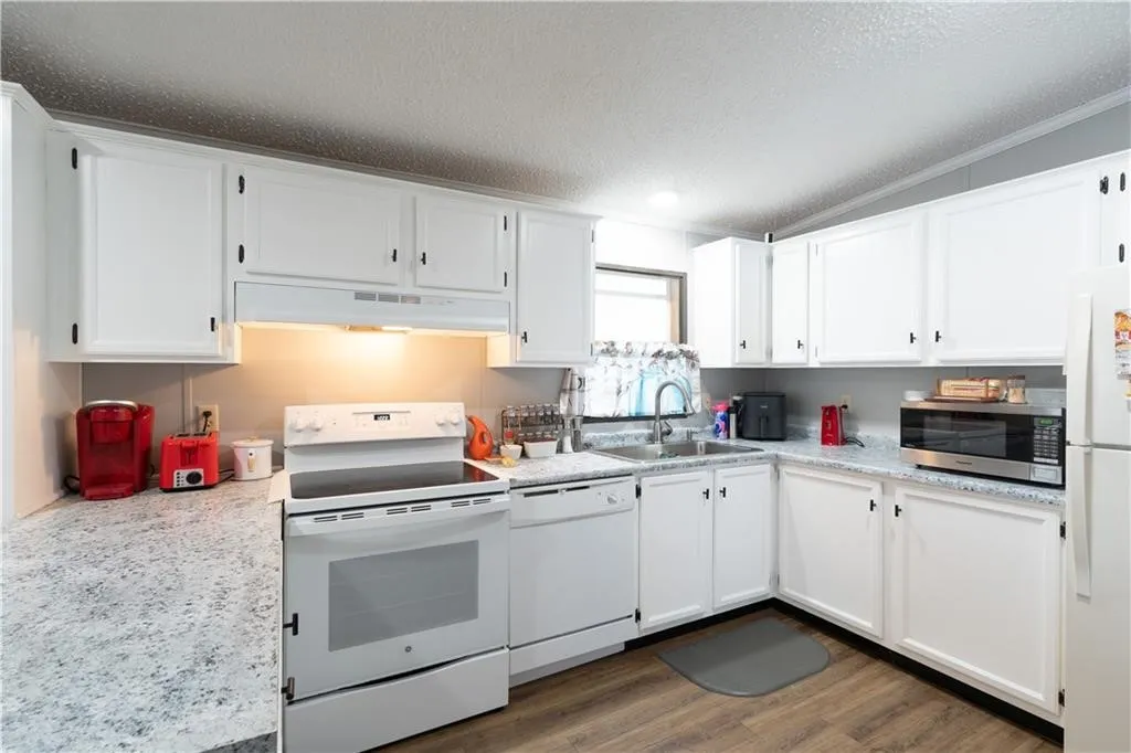 10 Hickory Street, Bath, New York 14810, Bath, New York 14810, 3 Bedroom Bedrooms, 7 Room Rooms,2 BathroomBathrooms,Residential,For Sale,10 Hickory Street, Bath, New York 14810,0,R1719210