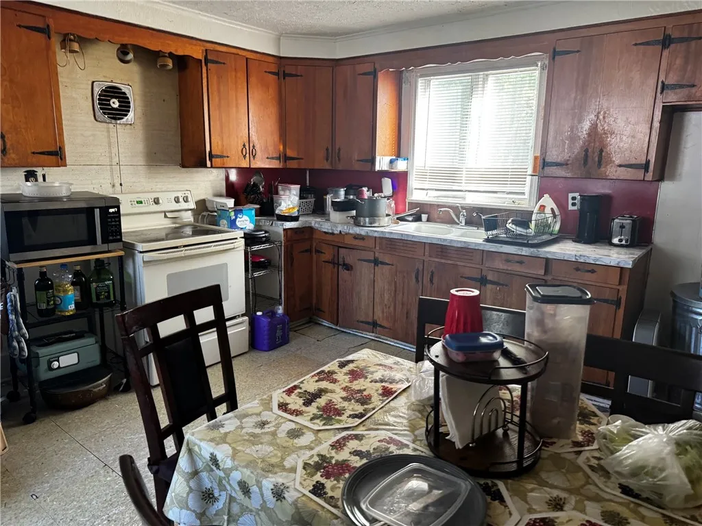 204 Fairgate Street, Rochester, New York 14606, Rochester, New York 14606, ,Commercial Sale,For Sale,204 Fairgate Street, Rochester, New York 14606,0,R1718638