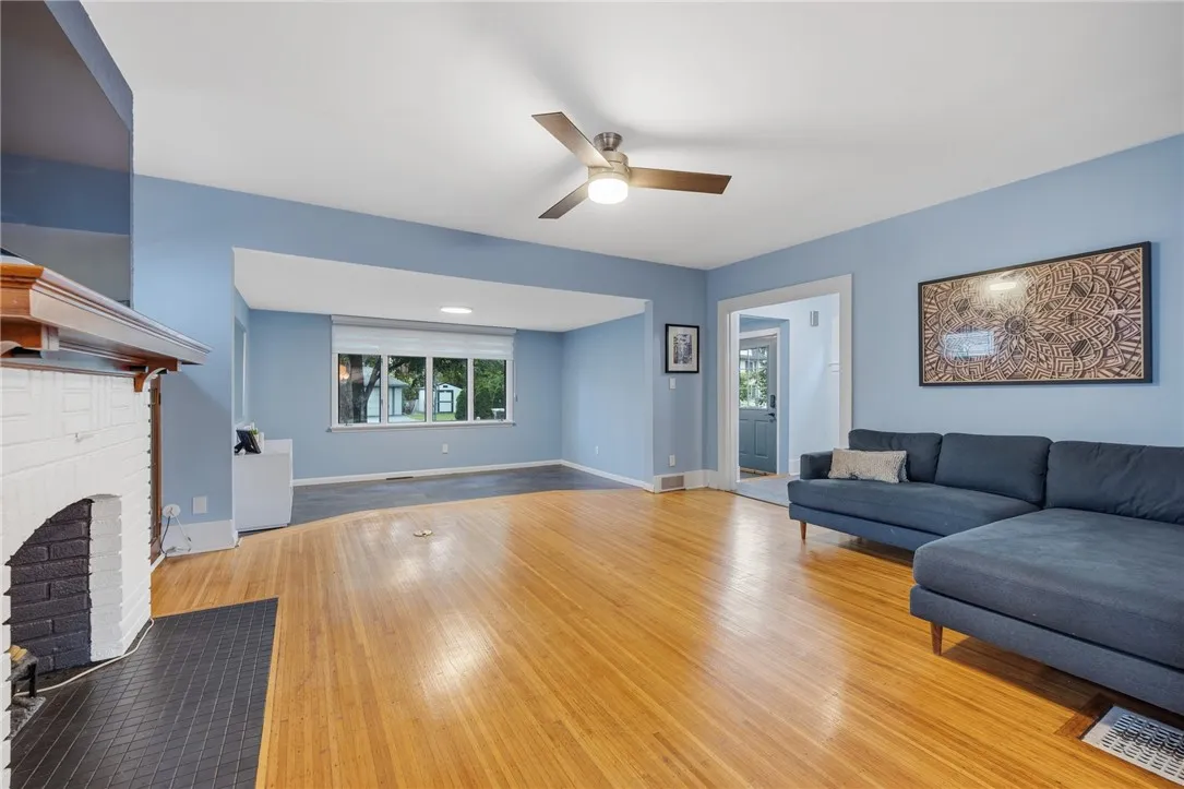 124 Parkside Cres, Irondequoit, New York 14617, Irondequoit, New York 14617, 3 Bedroom Bedrooms, 7 Room Rooms,1 BathroomBathrooms,Residential,For Sale,124 Parkside Cres, Irondequoit, New York 14617,0,R1719167