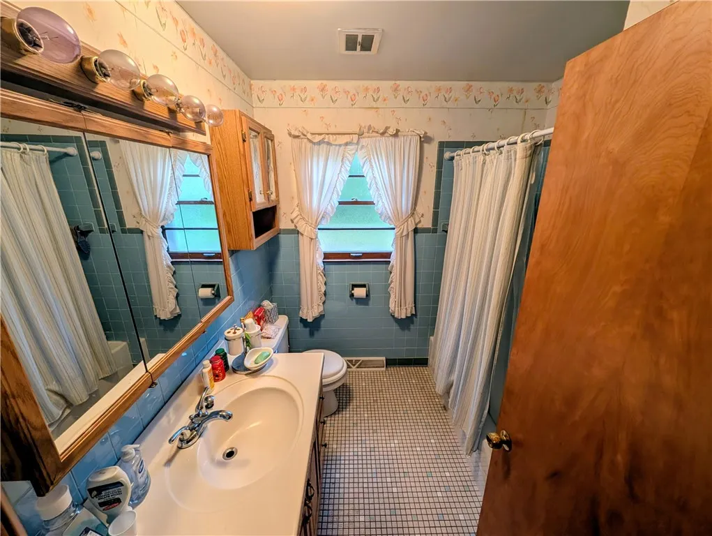 38 Mckune Avenue, Foster Town, Pennsylvania 16701, Foster Town, Pennsylvania 16701, 4 Bedroom Bedrooms, 8 Room Rooms,2 BathroomBathrooms,Residential,For Sale,38 Mckune Avenue, Foster Town, Pennsylvania 16701,0,R1719415