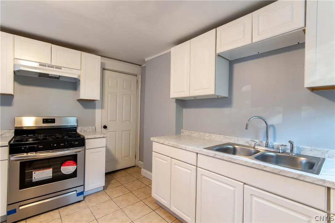 863 W Main Street, Watertown City, New York 13601, Watertown City, New York 13601, 2 Bedroom Bedrooms, 8 Room Rooms,1 BathroomBathrooms,Residential Lease,For Rent,863 W Main Street, Watertown City, New York 13601,0,S1719480
