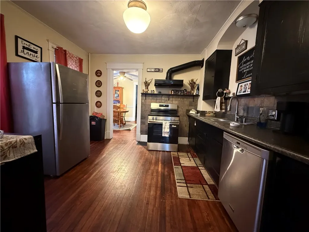 49 Miller Street, Seneca Falls, New York 13148, Seneca Falls, New York 13148, 6 Bedroom Bedrooms, ,2 BathroomBathrooms,Residential,For Sale,49 Miller Street, Seneca Falls, New York 13148,0,R1718900