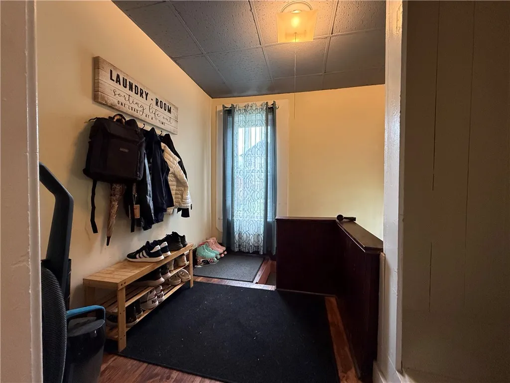 49 Miller Street, Seneca Falls, New York 13148, Seneca Falls, New York 13148, 6 Bedroom Bedrooms, ,2 BathroomBathrooms,Residential,For Sale,49 Miller Street, Seneca Falls, New York 13148,0,R1718900